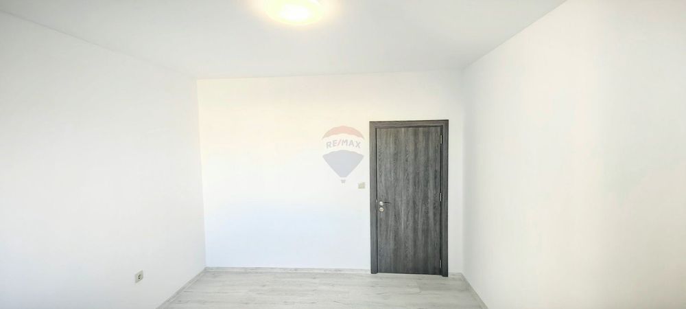 Продава се Тристаен апартамент в Варна, Младост 2 - 60 кв.м за 1189 €/кв.м - Снимка #8