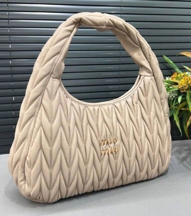 Geanta damă,super model,diverse nuanțe,saculet,etichetă