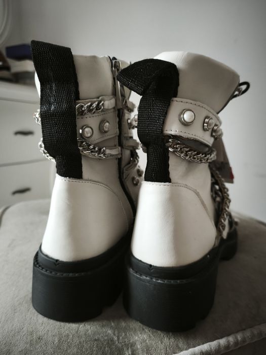 Ghete albe Zara din piele naturală mărimea 40