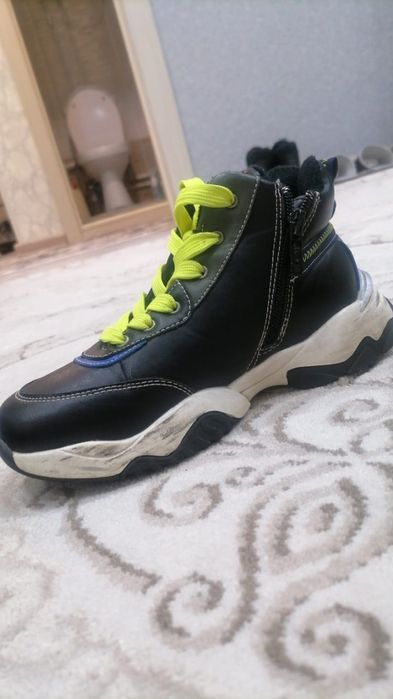 Продам красовки детские