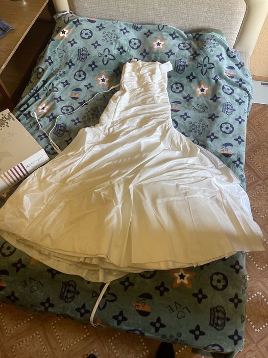 Продам свадебное шикарное платье