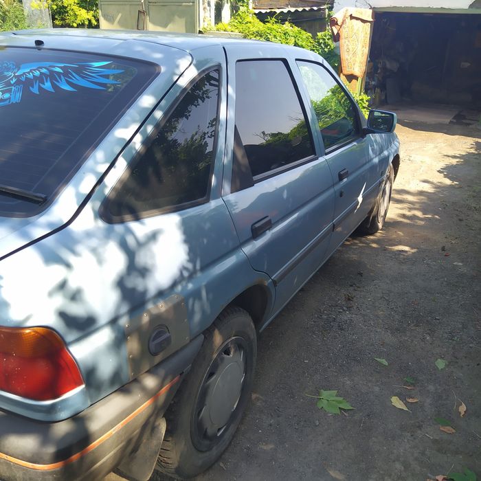 Продам форд эскорт