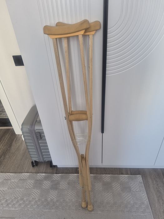 Продам костыли подмышечные, деревянные