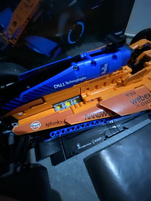 Лего болид формулы 1 команды макларен в собранном ввиде