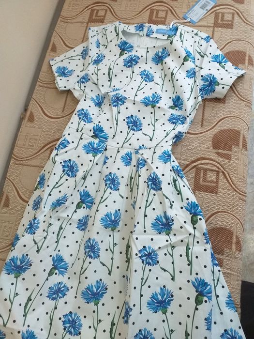 Продам новое платье  для девочки