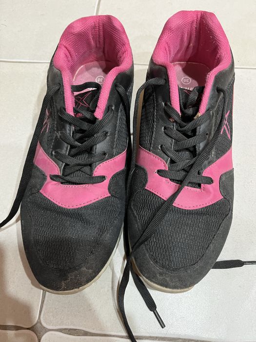 Продаю кроссовки