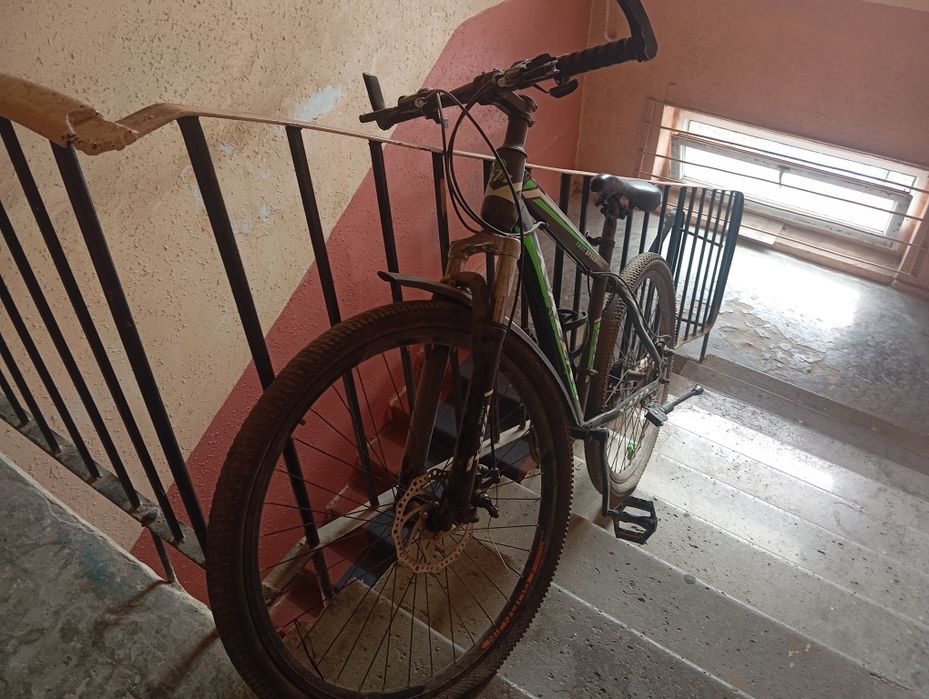 Ввелик сотилади яхши састаяния