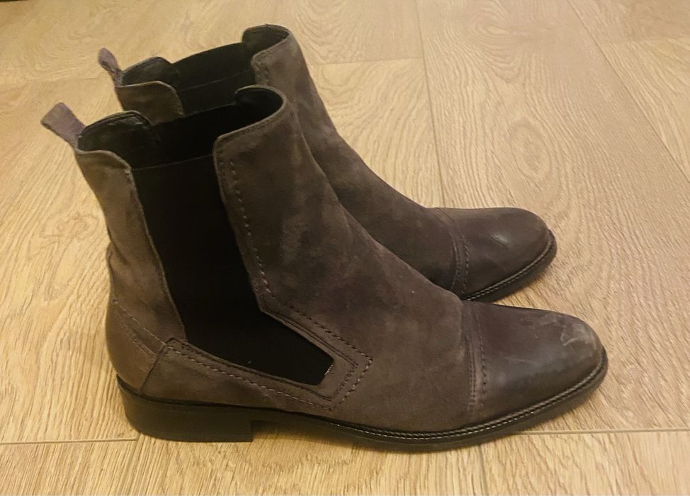 Botine piele intorsa,marime 40