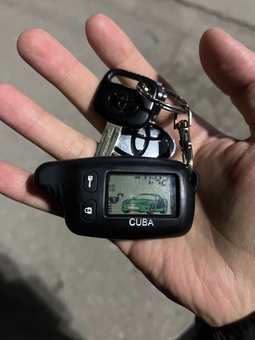 Продаю машину тайота карона