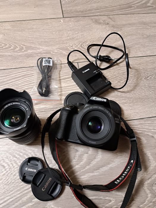 Aparat foto Canon 1300d cu obiectivul KIT 18-55mm + obiectivul 50mm