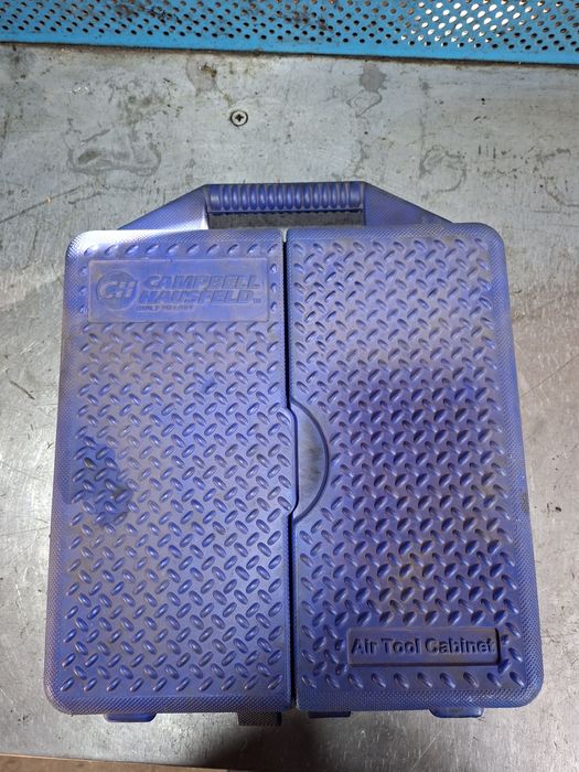 Пневмоударный молоток в кейсе.