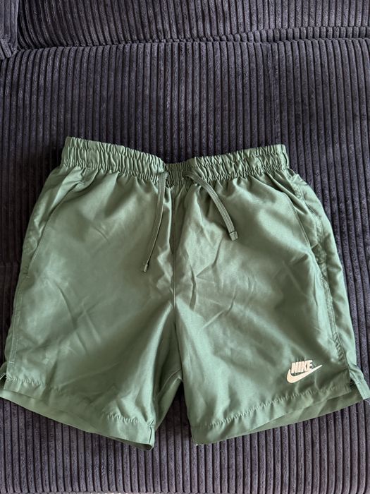 Nike къси гащи тъмно зелени xs