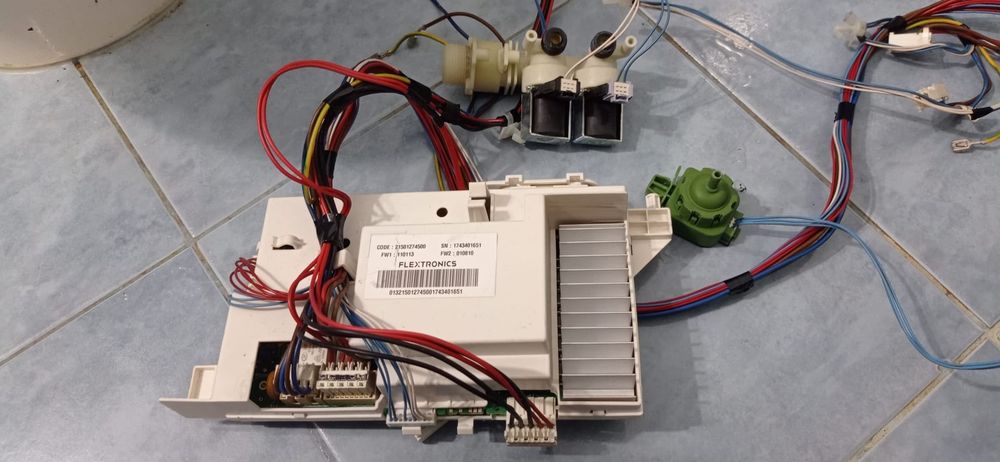 Резервни части за пералня Ariston Hot Point