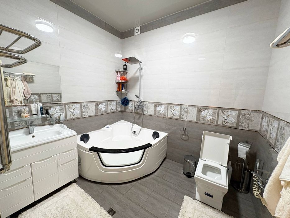 Срочно продаётсч участок 3.8-соток 2-этаж 7-комнота Кабелний