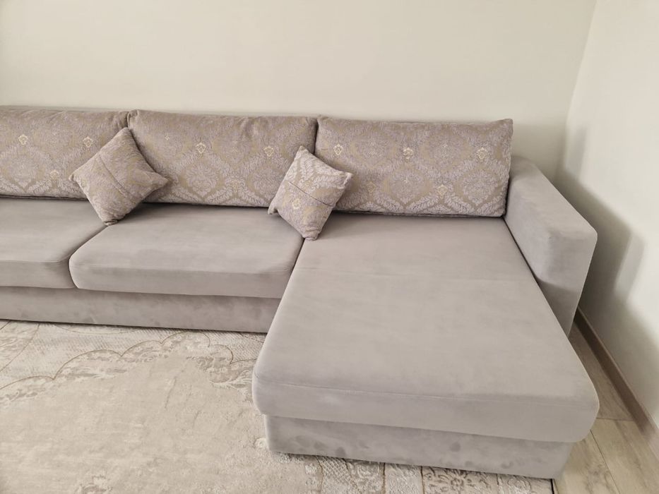 Большой диван для хола