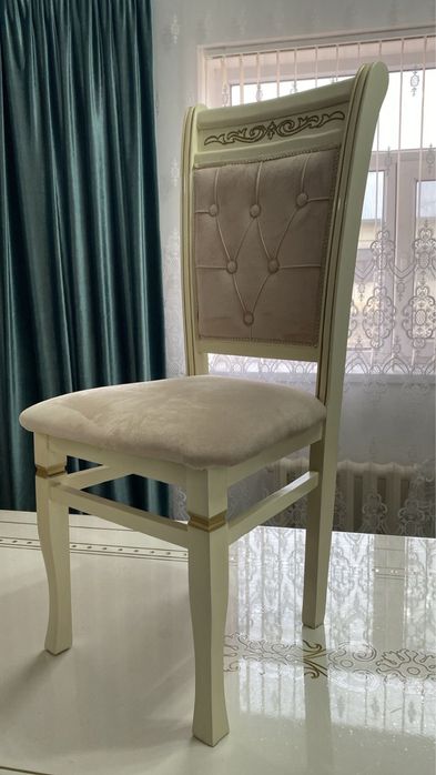 Стол стульямен сатылады