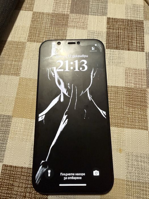 Продавам Iphone 12