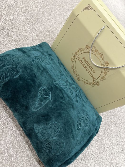 Одеяло 2 х спалка 200на210см новое. Цена со скидкой 100.000