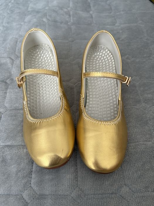 Продам туфли для танцев 35 размер