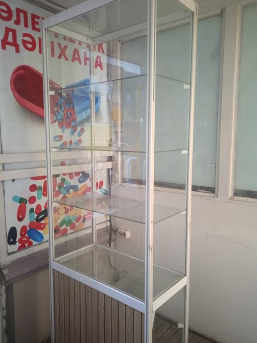 Ветрина новая продаю