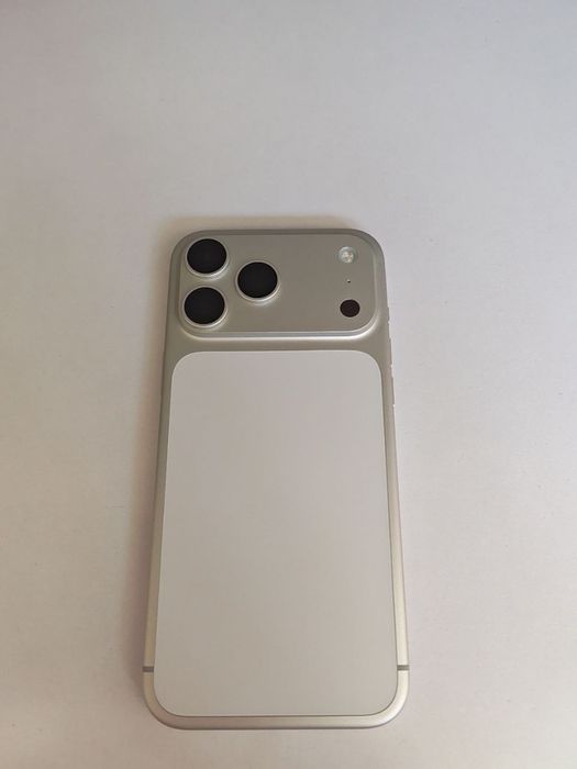 Iphone 17 pro max 256 100% 130 sikl