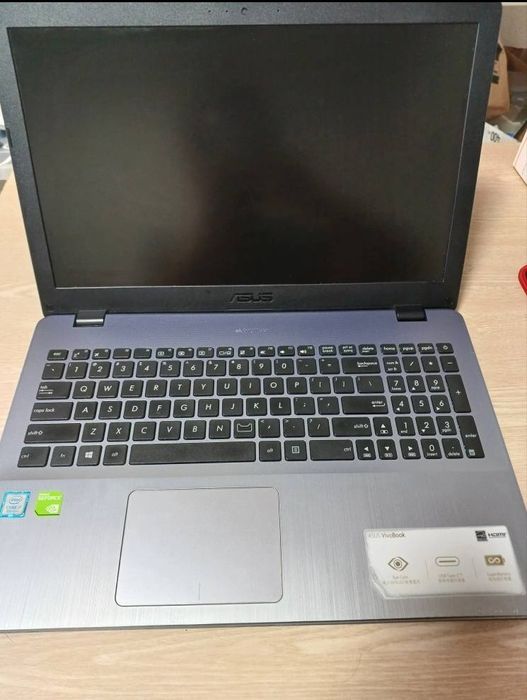 asus Vivobook FL8000U