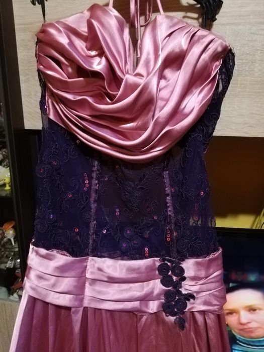 Уникална рокля..