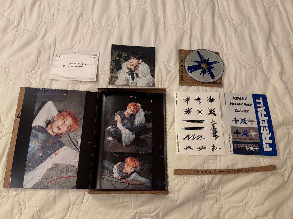 K-pop album TXT FREEFALL