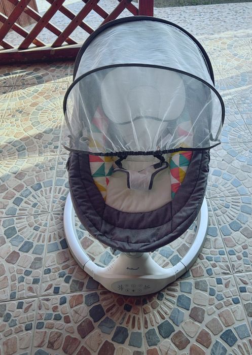 Vând pătuț , leagăn electric și cantar copii