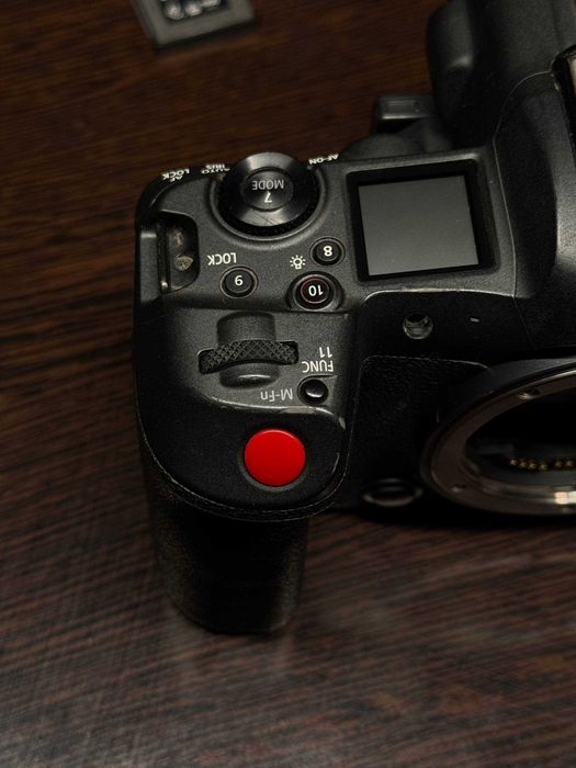 Canon R5 c ideal xolatda