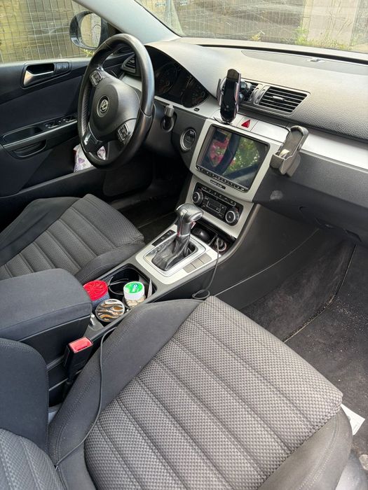 VOLKSWAGEN Passat 2010