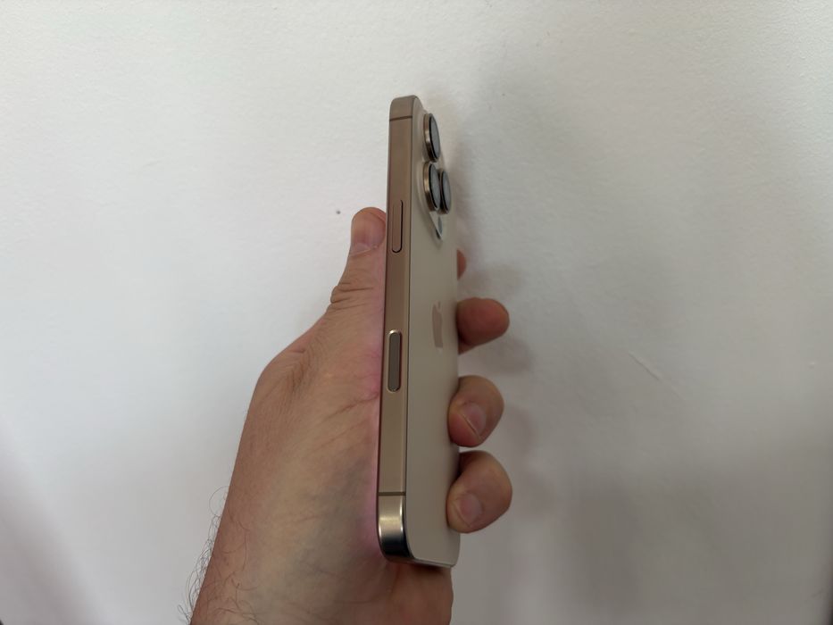 Iphone 16 Pro, Desert Titanium, pentru piese