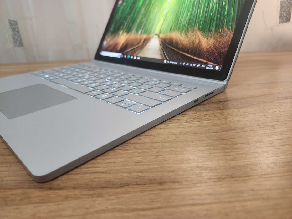 Microsoft Surface Book 2