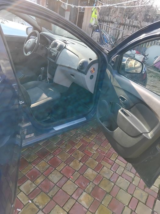 Vând Dacia sandero 2013