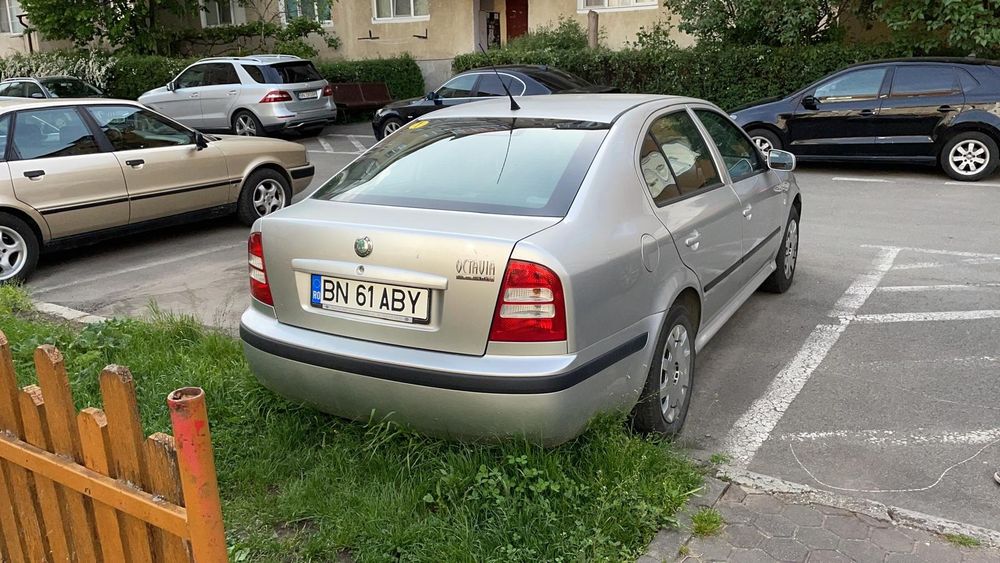 Skoda Octavia   2004,Motorizare  1,6 benzina, Cutie  Preț  2700 eur  negociabil,