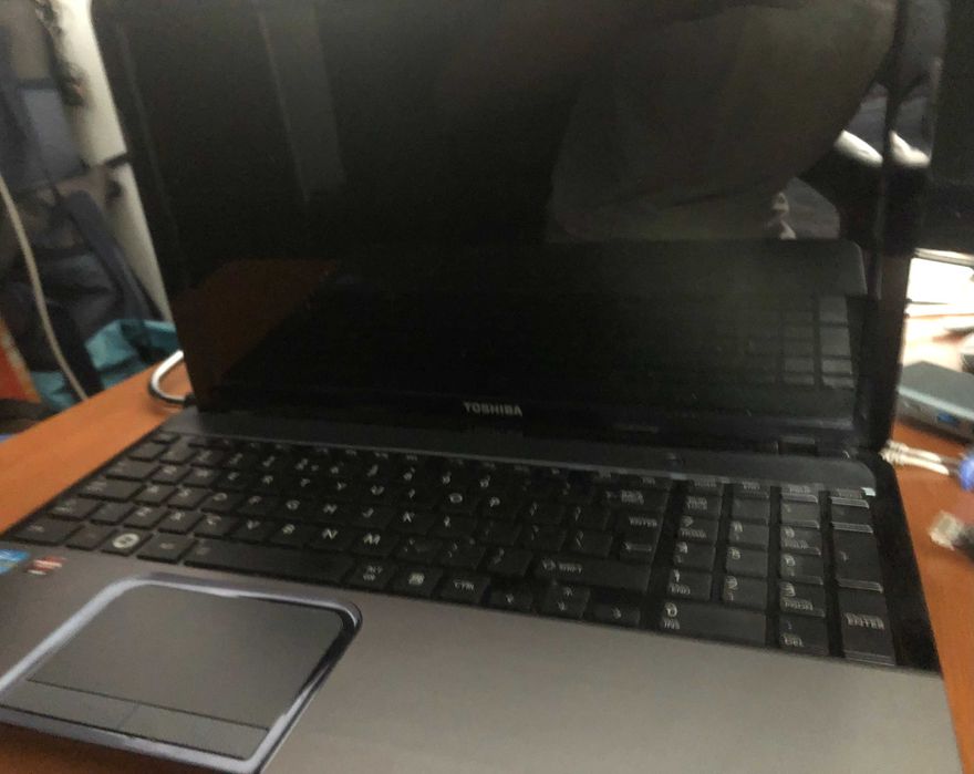 (VAND SAU SCHIMB CU PC) Toshiba Satelitte L855-12V 2011 (utilizat)