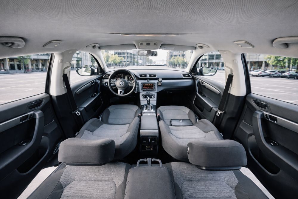 Volkswagen Passat BlueMotion B7 2.0  Automat 2011 Numere zoll valabile