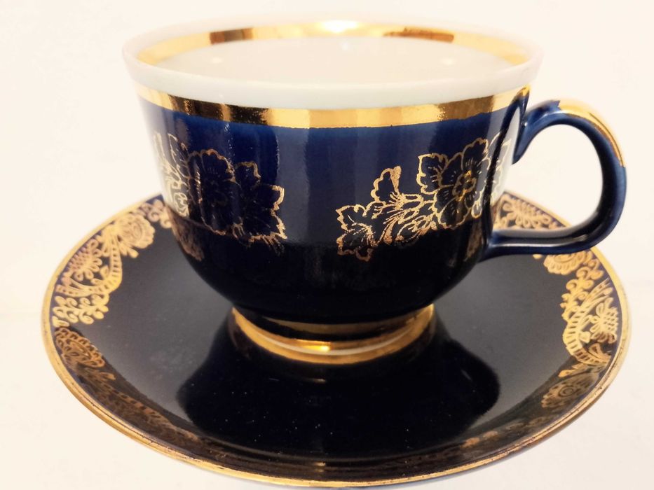Порцеланов руски сервиз за чай.Отличен подарък.