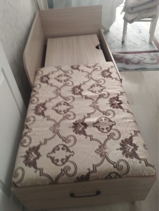 Продам тахту срочно. Самовывоз с Грэса.