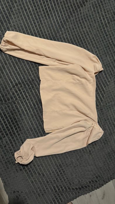 Отдам женсую одежда недорого