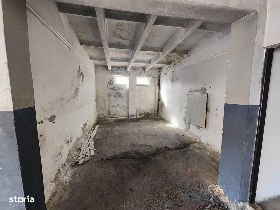 Inchiriere platforma betonata, 2000 mp + cladire 130mp