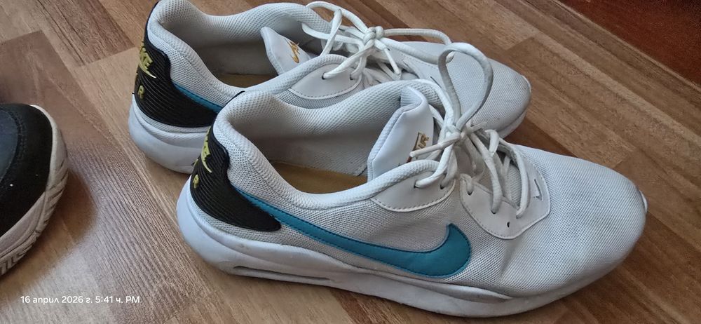 Лот от кецове nike, asics, reebok.