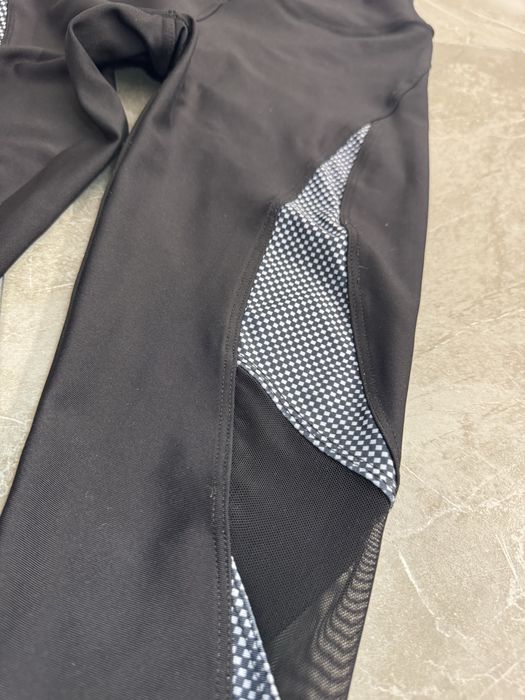 спортен черен клин