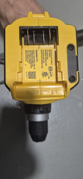 Dewalt DCD999 дрель шуруповерт