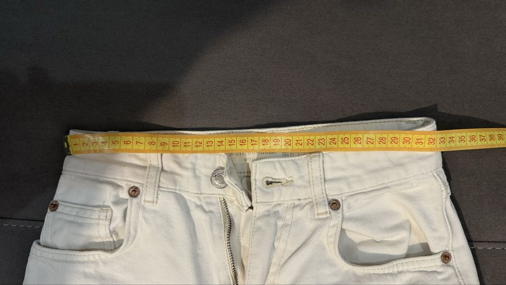 Джинсы Stradivarius и Terranova