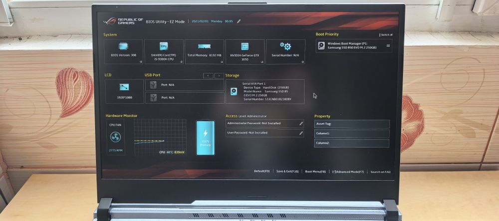 Laptop Asus ROG Strix G_17.3"FHD_i5 9300H_GTX 1650 4GB_SSD_DEFECT_