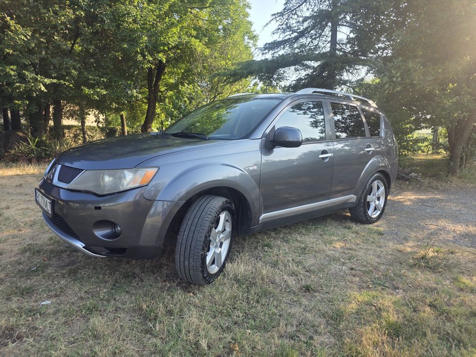 Mitsubishi outlander numai 2 propretar