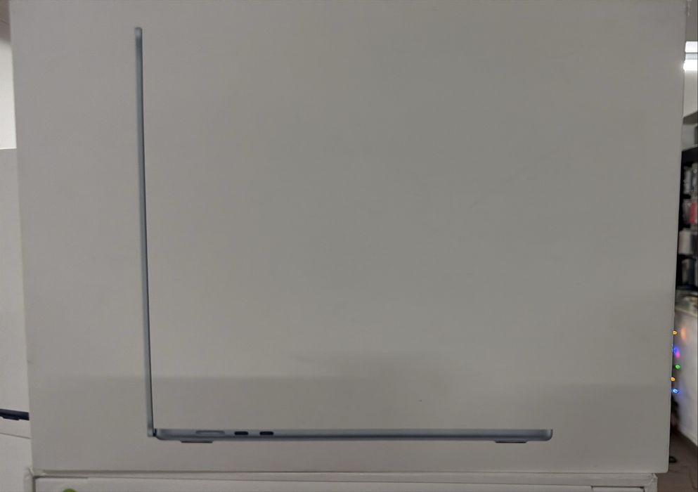 Macbook Air 15 M4 Pret 6300 lei