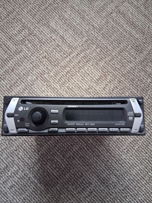 RadioLG,fata cd Pioneer boxa Akai