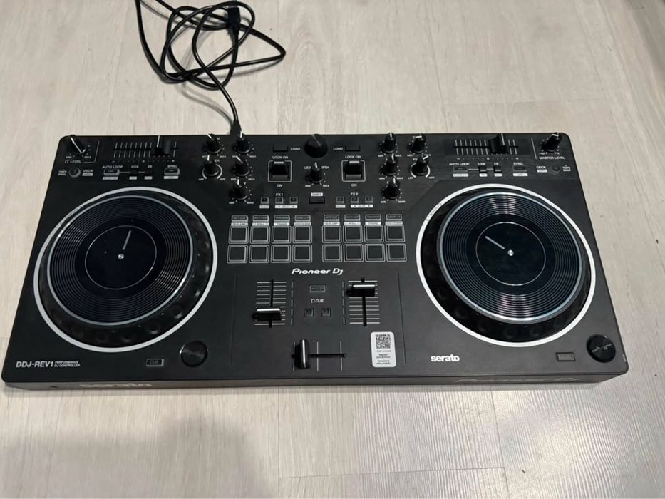 Consola Pioneer DDJ-REV1 in garantie
